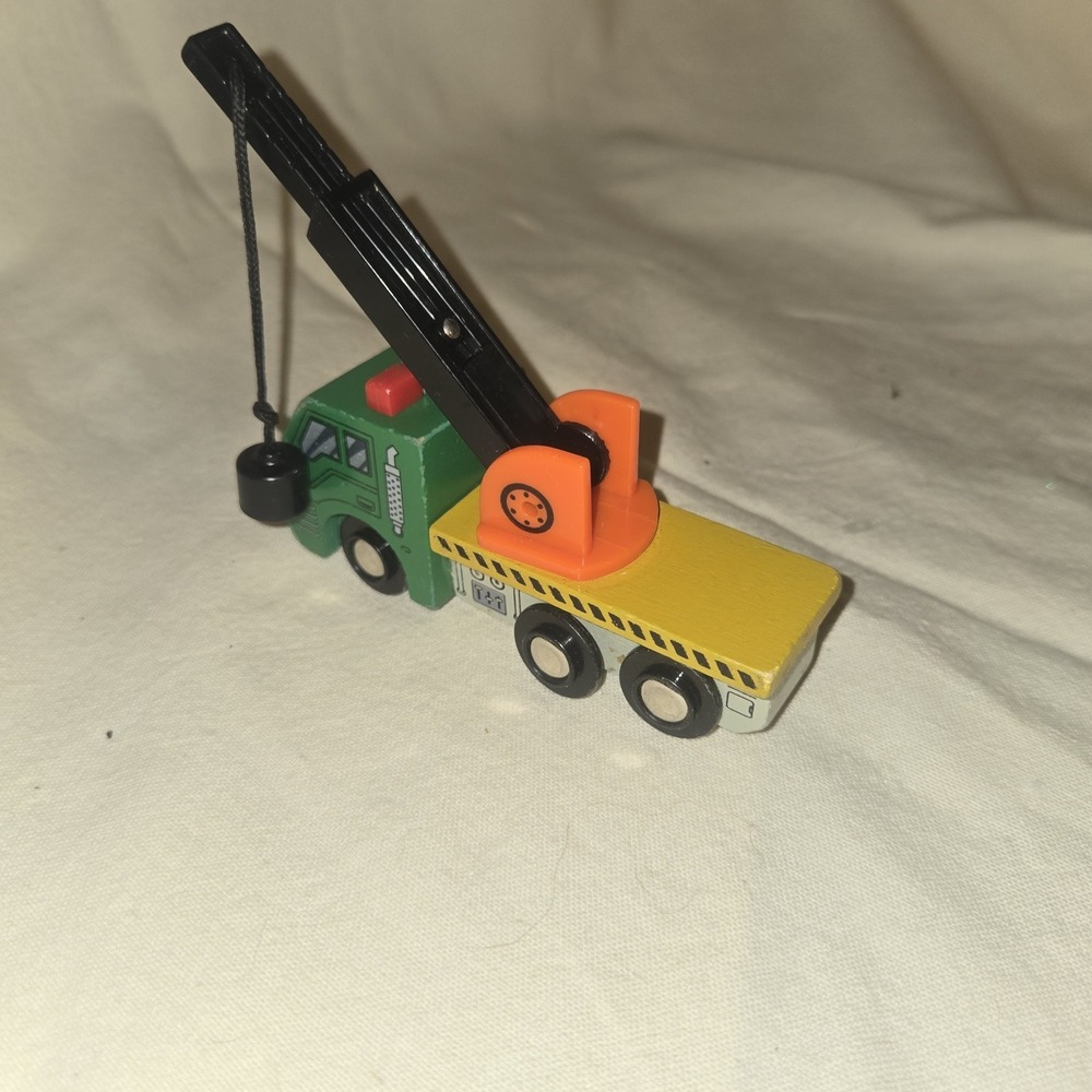 Battat Wood & Wheels Tow Truck Kids Unisex Green Yellow Good Wooden Toy Vehicle
